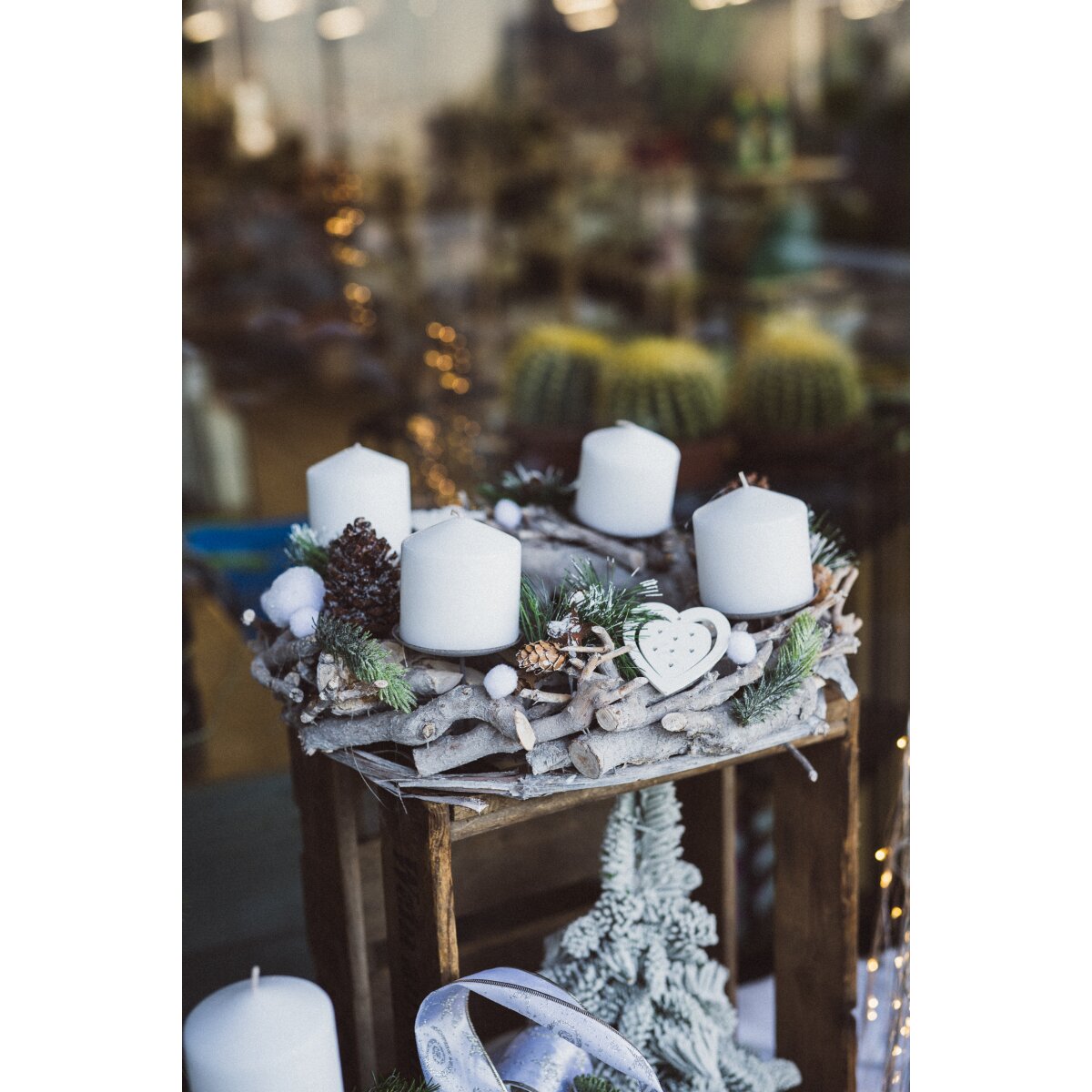 Adventskranz Frisch Halbmond Weiß Silber 40cm - Weihnachtsdekoration